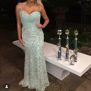 Pageant, prom Evening Gown, Formal, Beaded, Mint